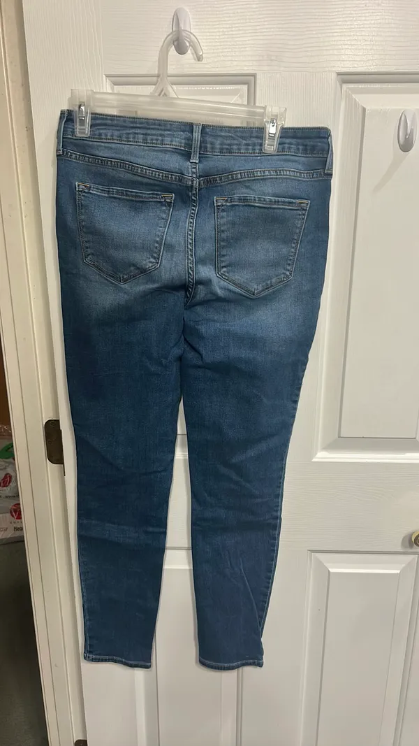 Old Navy Rockstar Jeans - Image 2