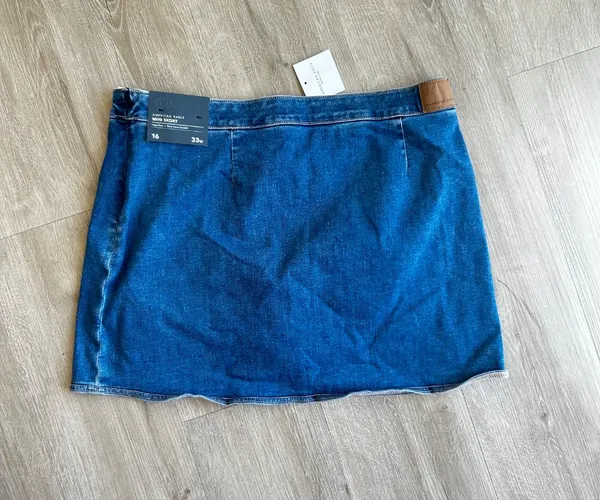 American Eagle High-Rise Denim Mini Skort – Size 16 – NWT - Image 2