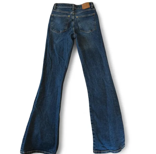 ZARA Flare Jeans High-Rise - Image 2