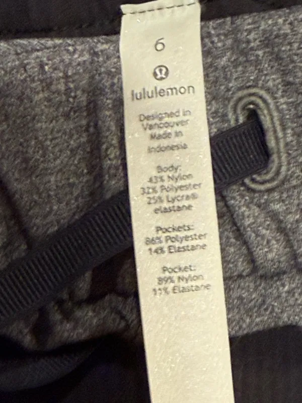 lululemon athletica‎ on the fly Gray Track Joggers women’s 6 - Image 5