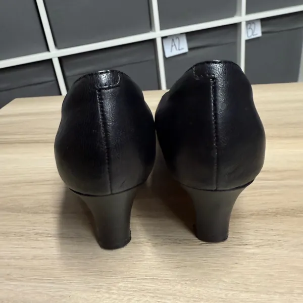 Collection by Clark’s Classic Black Leather Women's Pumps - Image 7
