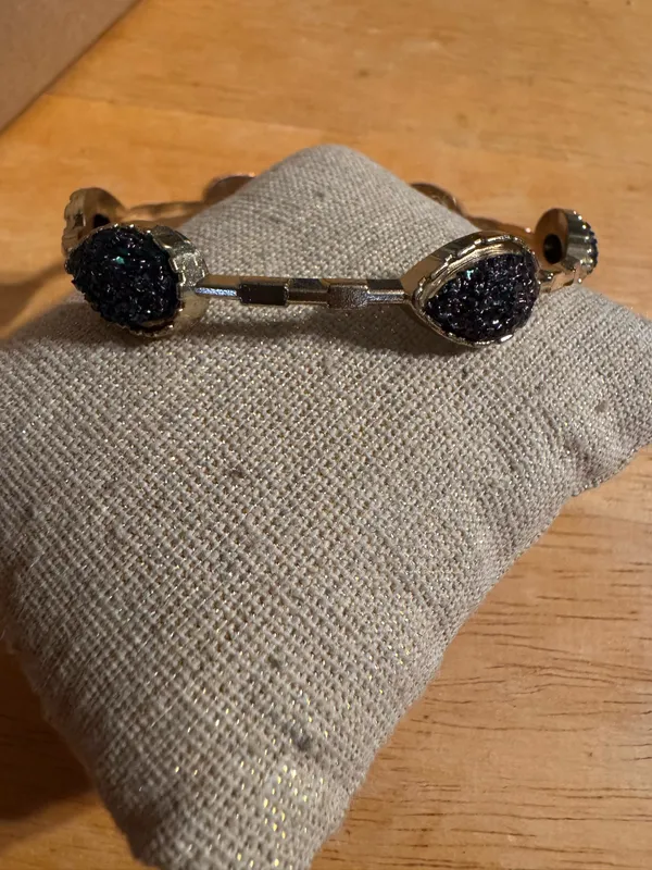 Gold Tone Faux Druzy Bangle Bracelet - Image 5