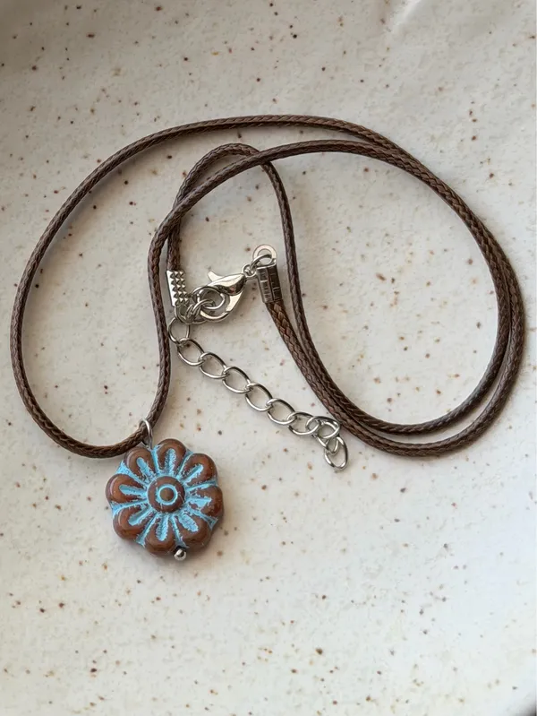 Handmade unique fairy retro cute Czech glass flower necklace🤎🩵 - Image 4