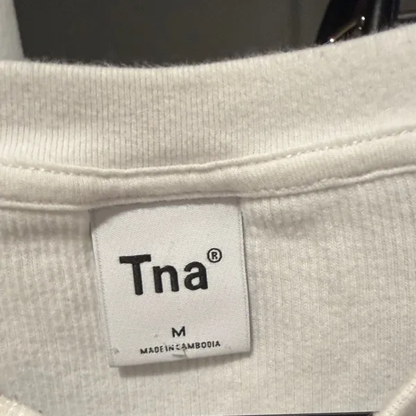 TNA White Ribbed Short Sleeve Tee Size M - Image 3