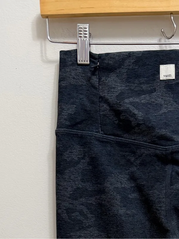 Vuori Clean Elevation Leggings High Rise Camo Gray Black Size S - Image 5