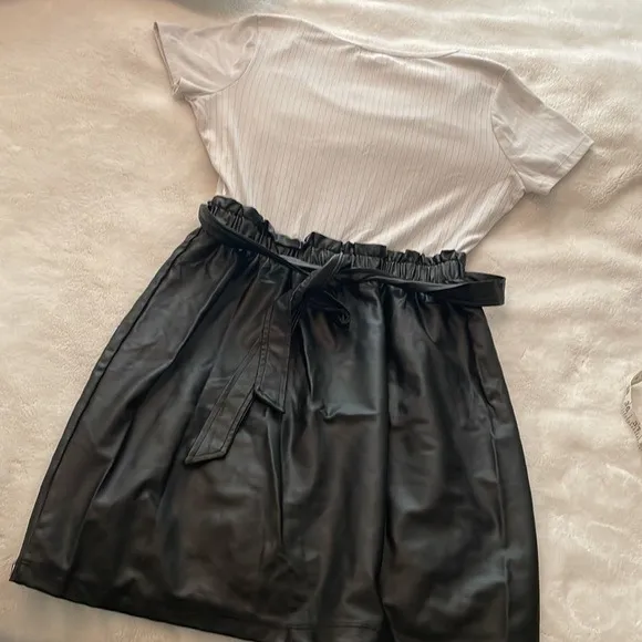 No Comment dress with black button skirt Size Small - Image 8