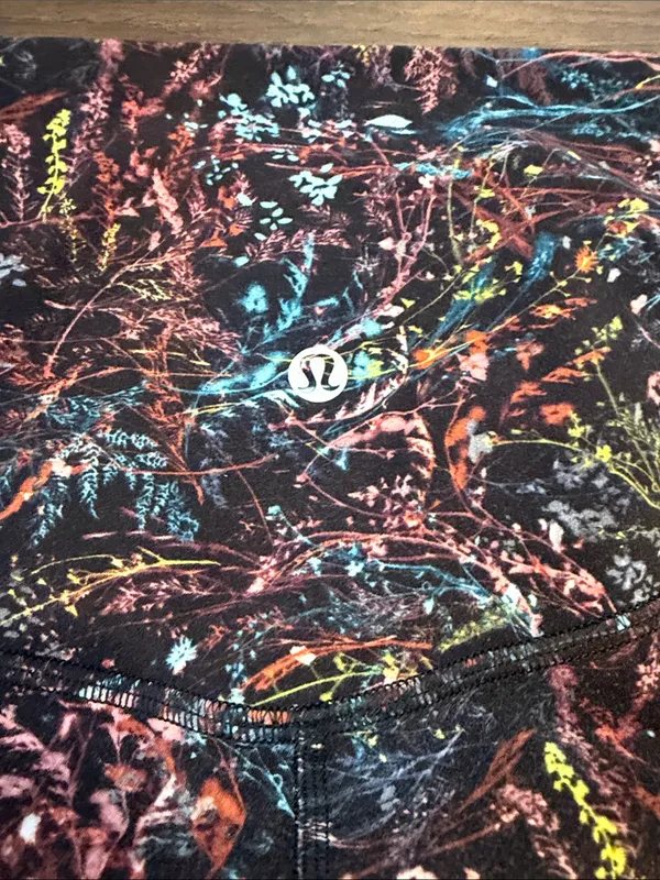 Lululemon Colorful Printed Leggings Size 6 - 25"- C1-131 - Image 5