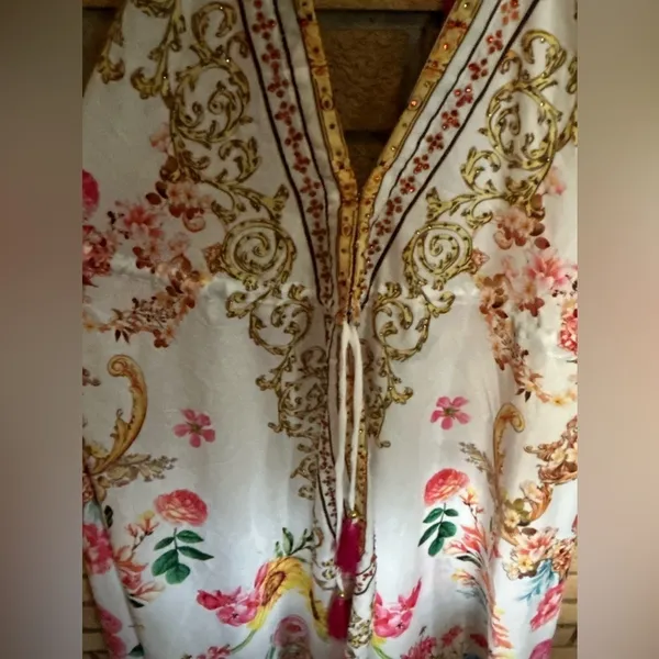Renee’s White Floral V Neck Embellished Halter Satin Maxi Dress One Size - Image 4