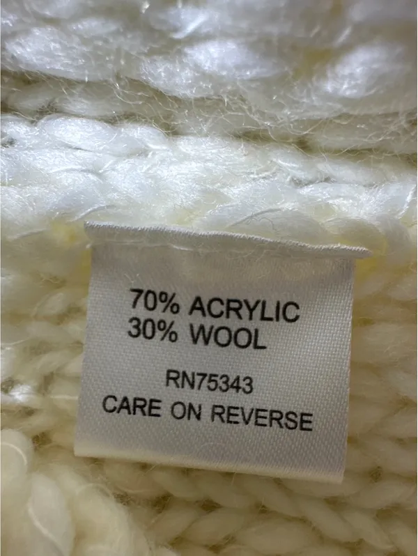 Cozy Cream Cable Knit Sweater - Size L, Wool & Acrylic Blend - Image 6