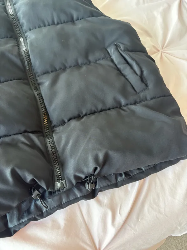 Black Puffer Vest Size M - Image 3