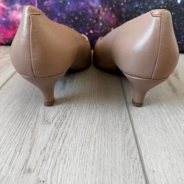 TROTTERS Womens Beige‎ Kiera Pointed Toe Kitten Heel Slip On Pumps Sz 8.5 - Image 4