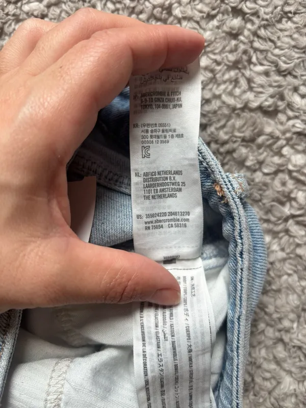 Hollister Curvy Ultra High-Rise Dad Jean Size 29 - Image 6