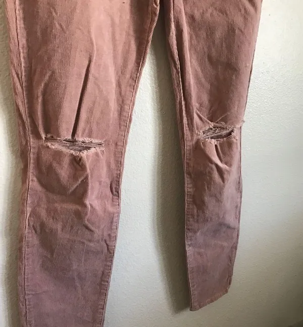 EUC Forever 21 Pink Corduroy Distressed Jean Pant sz 30 - Image 4