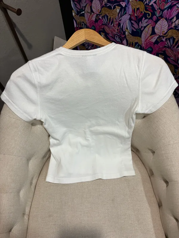 Nike shirt - Image 2