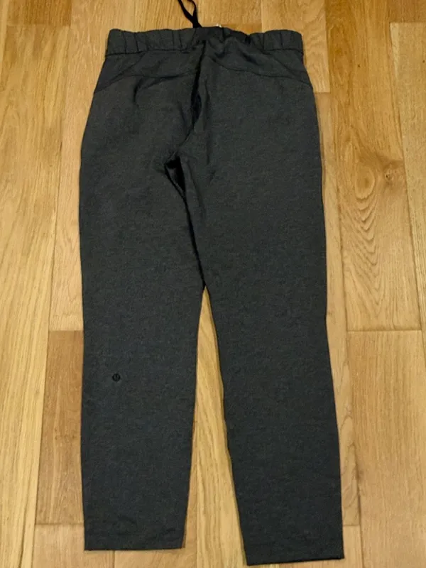 lululemon athletica‎ on the fly Gray Track Joggers women’s 6 - Image 3