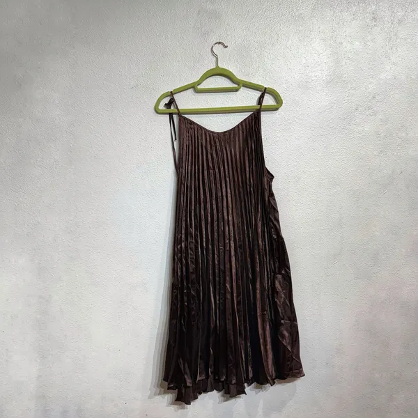 Annabelle Brown Satin Pleated Tie Strap Midi Dress Sz L NWT - Image 9