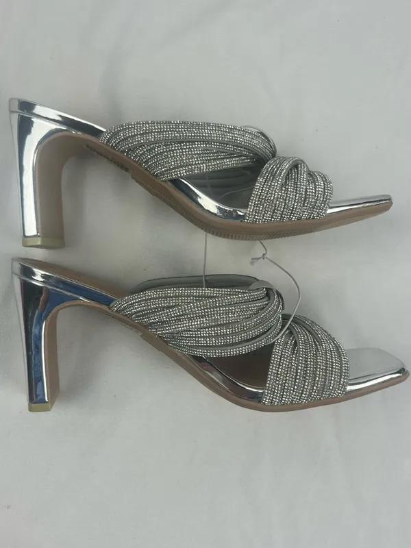 NWOT A New Day Silver Rhinestone Dress Slip-on Block Heels Size 6.5 - Image 3