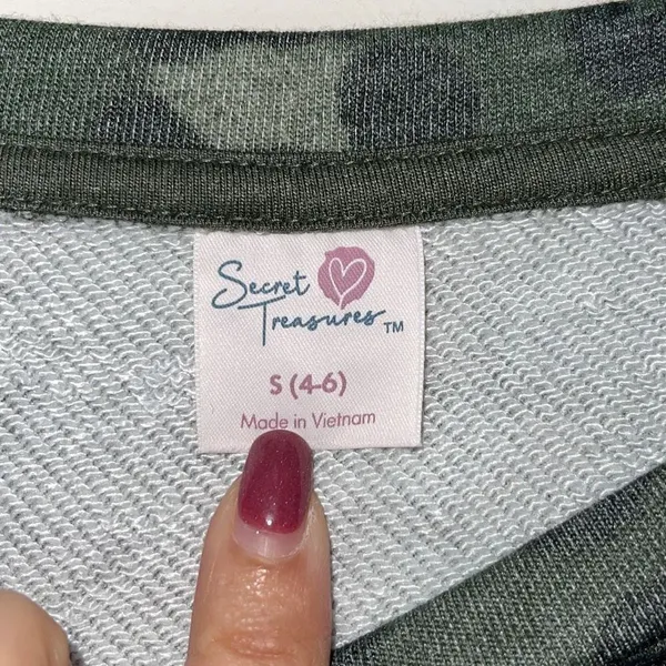 Secret‎ Treasures Cheetah Print Crewneck Sweatshirt. Size Small Green NWT - Image 7