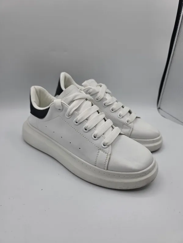 Women's Oversized Colorblocked Sneakers White Black Size 10 Minimialistic - Image 11