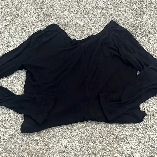 Universal Thread long sleeve - Image 3