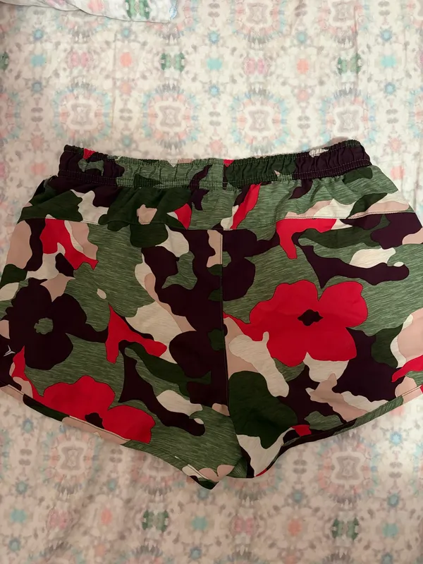 Old Navy Active Shorts  - Image 2