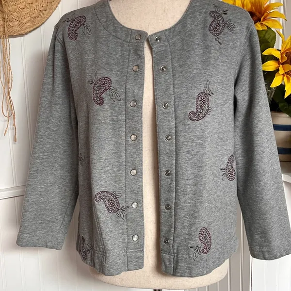 Grey & Purple Flower Button Down Cardigan Size M - Image 3