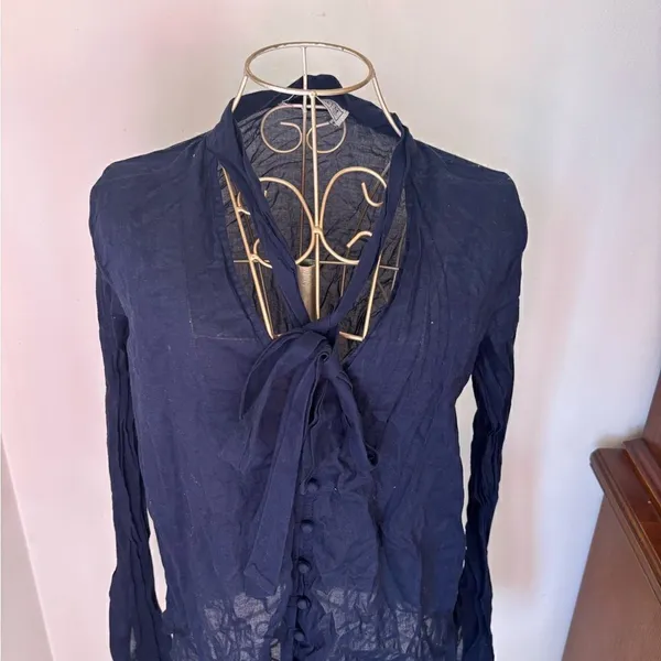 Abercrombie & Fitch Cotton Voile Bow Tie Button Down Top Medium Navy - Image 2