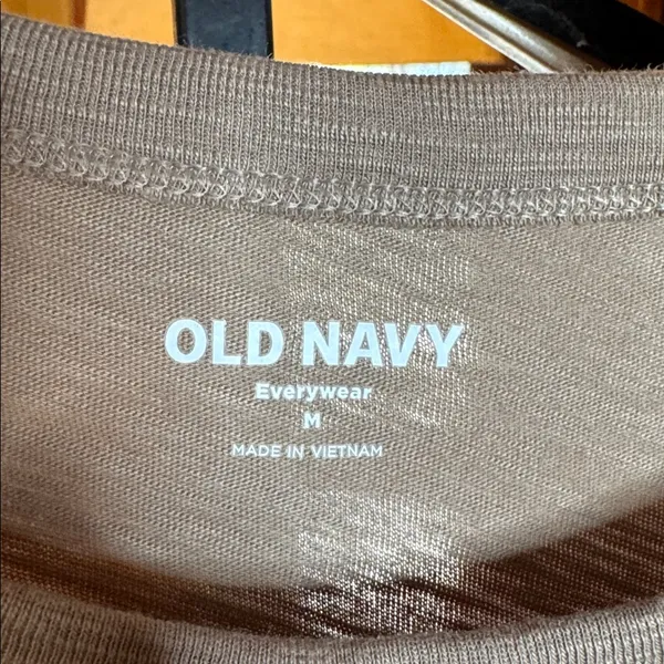 NWT Old Navy EveryWear Tee Size Medium Brown Crewneck Relaxed Cotton Basic - Image 5