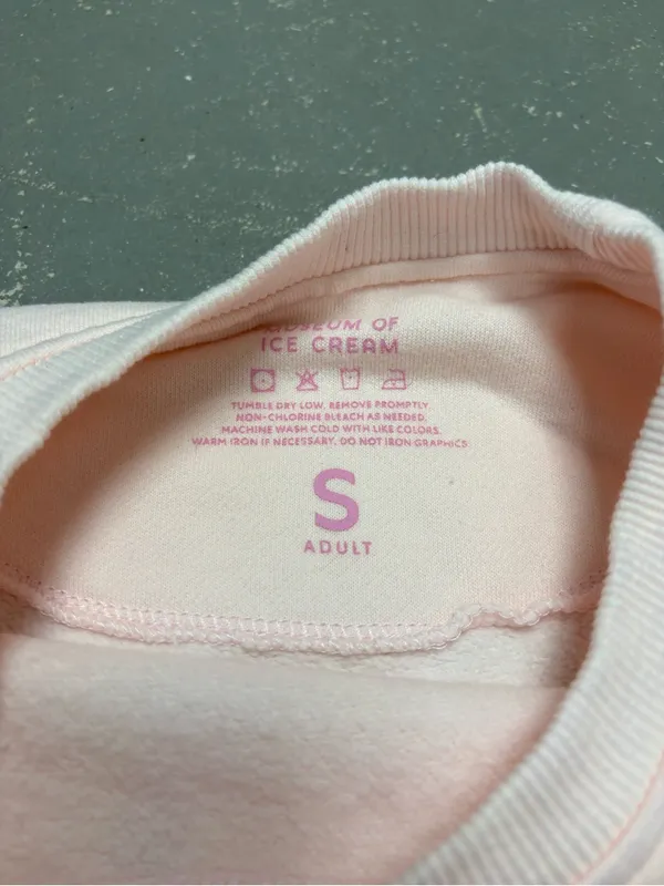 Museum of Ice Cream Statue of Liberty Pink Crewneck Sweatshirt Womens Small - Image 3