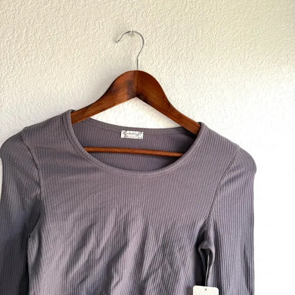 NEW Free People Womens Shirt Top Gray Boulevard Ribbed Lace Hem Size Medium - Image 3