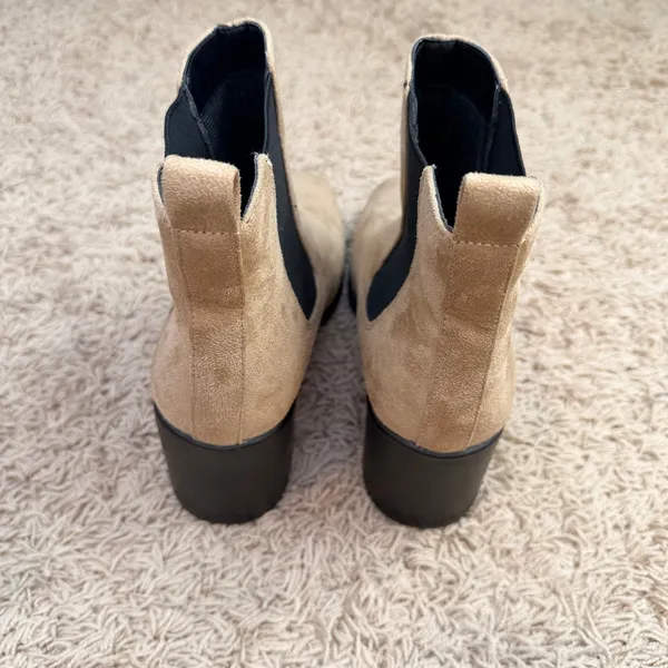 Soda Tan and Black Ankle Boots Block Heel Size 9 - Image 4