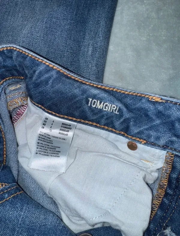 American Eagle Jeans - Image 3