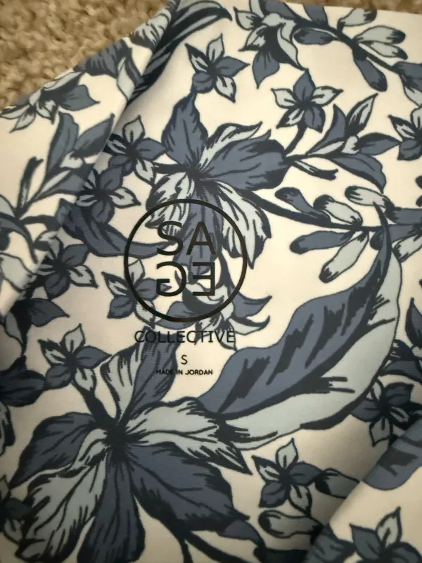 Blue floral biker shorts - Image 3