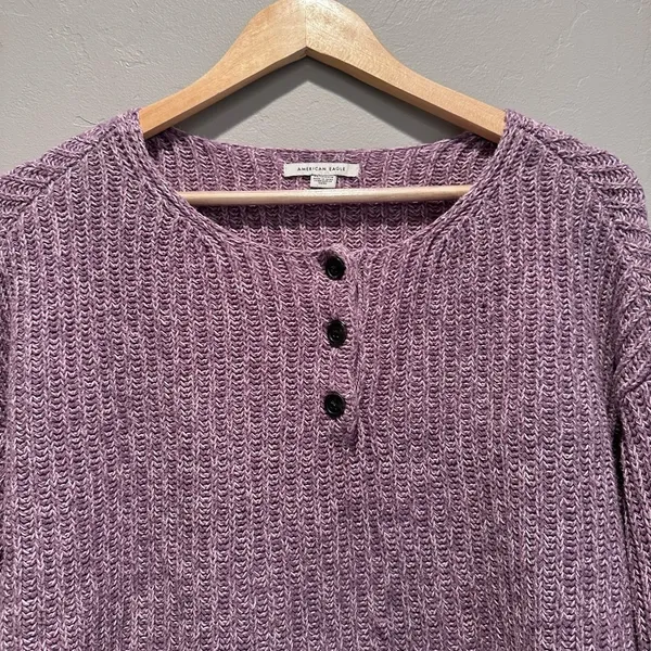 American Eagle Purple Henley Cropped Sweater XS Buttons Round Neck Casual‎ - Image 5