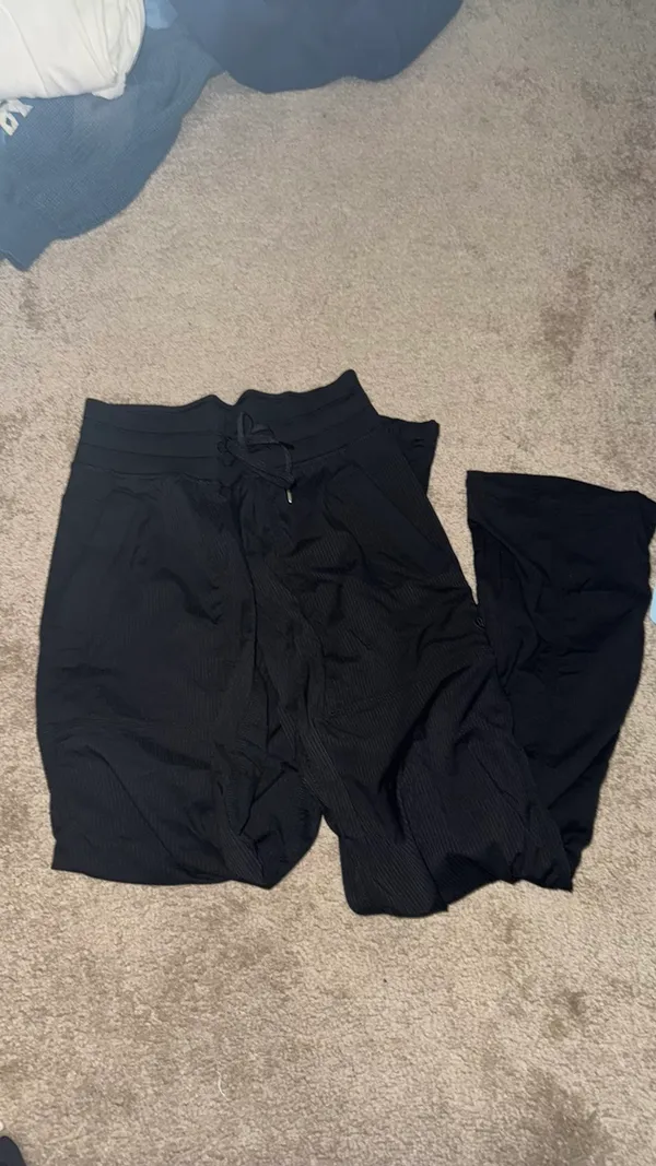 Lululemon dance pants short - Image 3