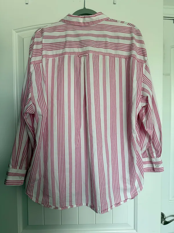 Old Navy Top  - Image 5
