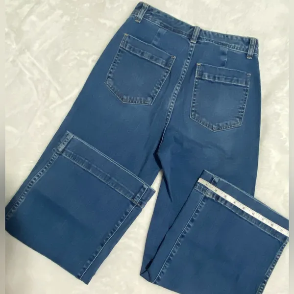 GAP High Rise Stride Wide Leg Denim Jeans Medium Wash Size 2 / 26 - Image 2