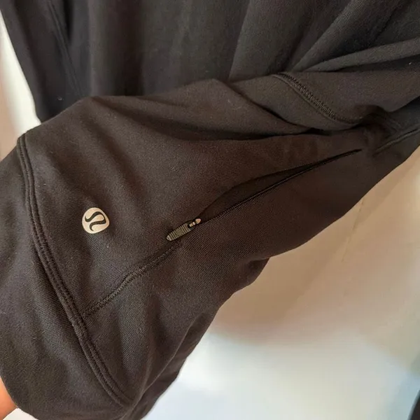 Lululemon Size 8 Close to Crossing Long Sleeve shirt Black Active #1000 - Image 5
