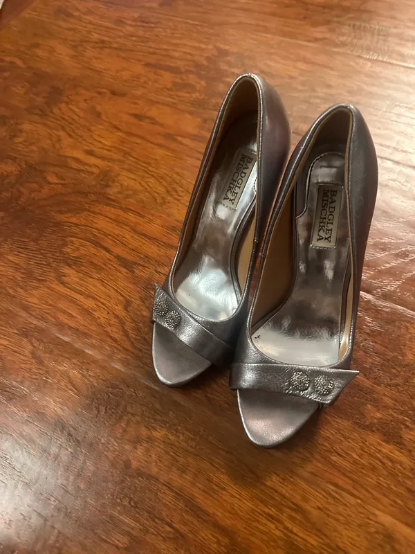 Chrome silver badgley Mischka peep toe formal heel - Image 5