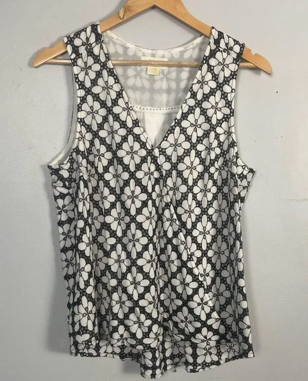 Maeve by Anthropologie Coralie Wrap Top black and white size 6 - Image 4