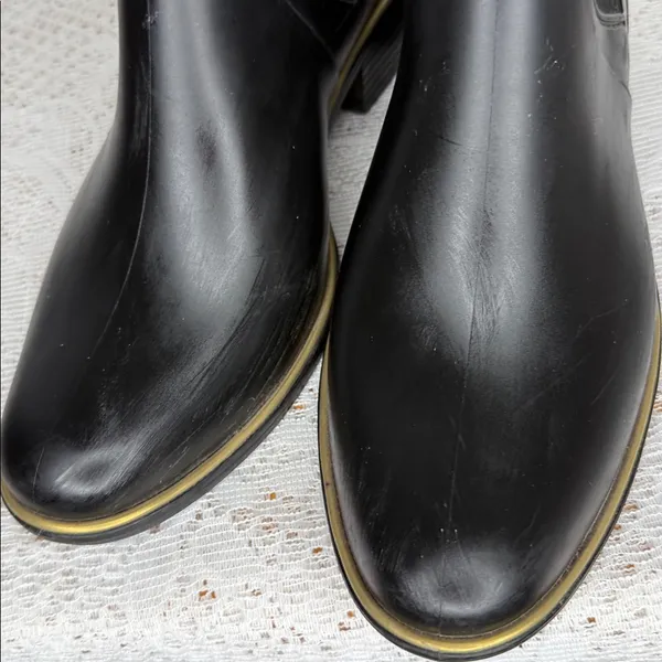 Kate Spade New York Sedgewick Chelsea rain boots gold trim sz 10 - Image 4