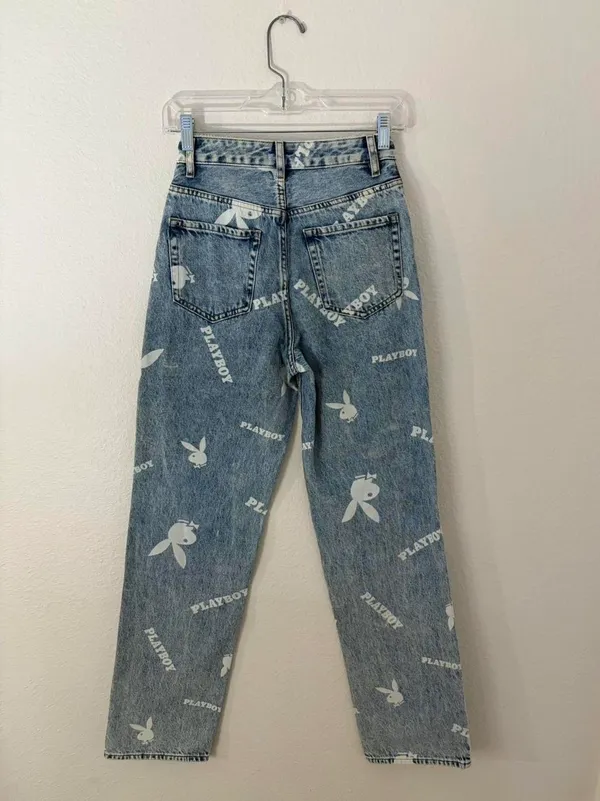 playboy 90s boyfriend jeans medium wash - Image 3