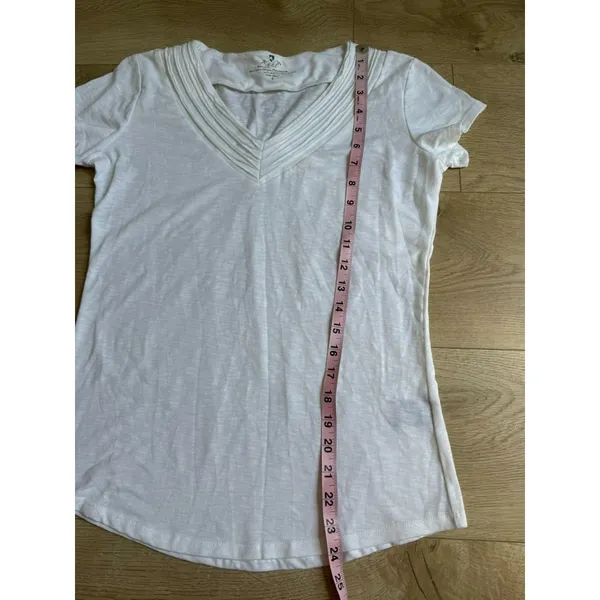 EUC Womens Kuhl Sora Short Sleeve Top white hiking outdoors lightweight size S - Image 6