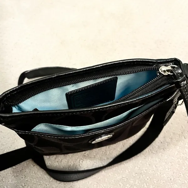 🖤 Black Coach Purse - Image 3