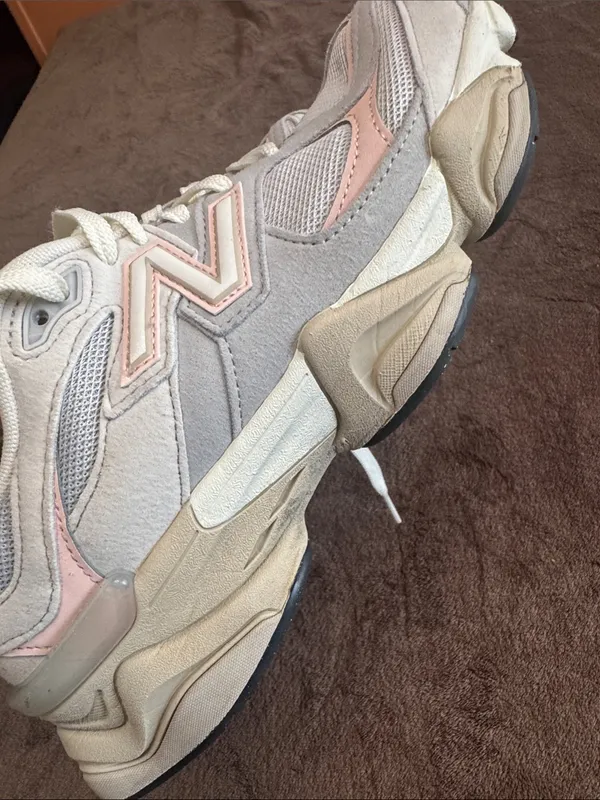 New Balance Women's Light Gray and Pink 9060 Style Sneakers - Image 5