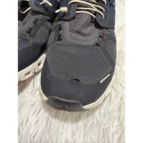 On Cloud Shoes in Black Size Women's 10 - Image 6