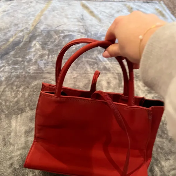 Elegant Red Handbag - Image 2