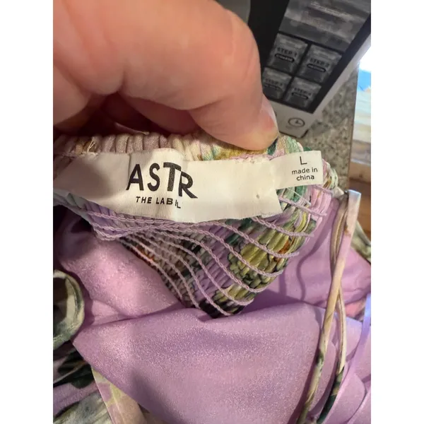 ASTR The Label Midi‎ Dress Womens L Lavender Floral Pleated Smocked event - Image 6