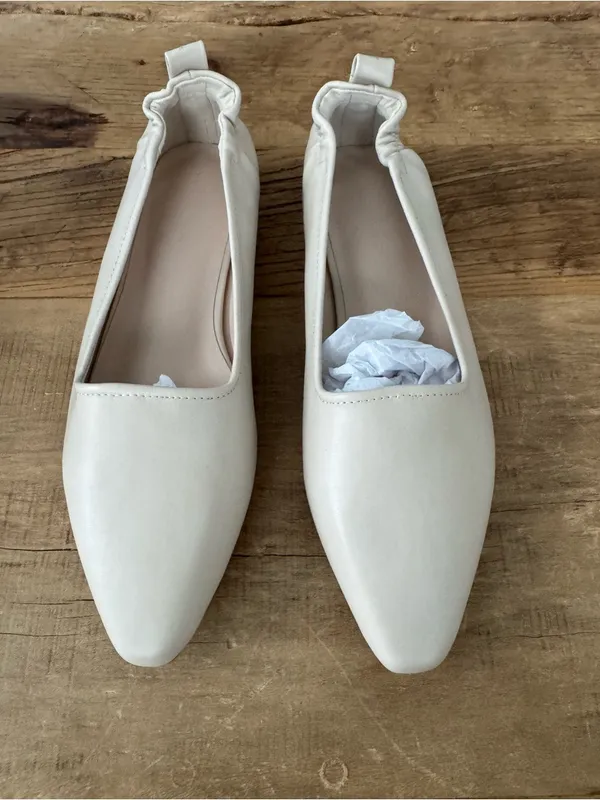 NEW IN BOX French Connection Ecru / Nude Emee Vegan Leather Flats ~ Size 10 - Image 4
