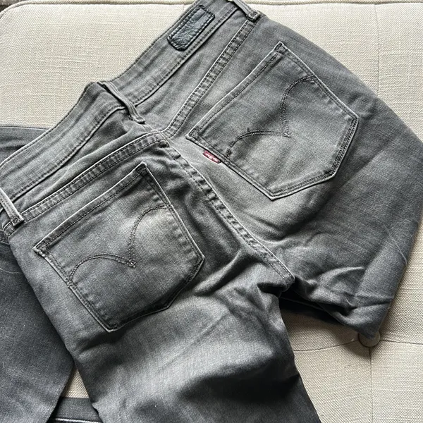 Levis Women Demi Curve Mid Rise Skinny Grey Patchwork Jeans‎ - Image 5